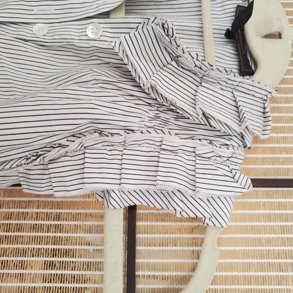 BCBG Sleeveless Top - Picture 3 of 3